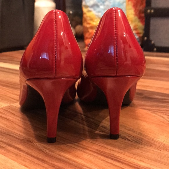 Hi heels - Picture 3 of 4